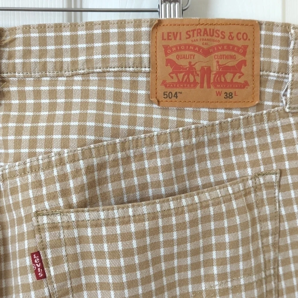 Levi's 504 Classic Checkered Plaid Regular Fit Jean Shorts Tan Brown White 38